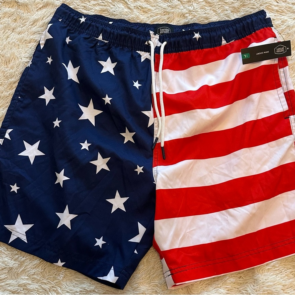 Men’s Patriotic American flag swim trunks, Size Large